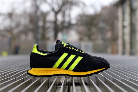 adidas racing 1 zwart